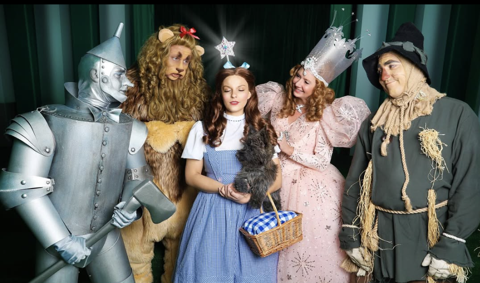 Dorothy, Tin Man, Lion, Glinda, and Scarecrow cast